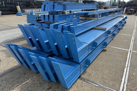 15.00 x 55.00m (825m²)